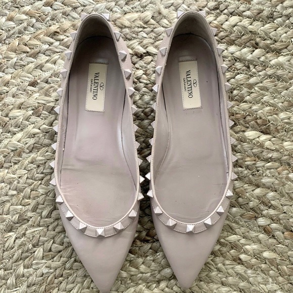 Valentino Rockstud Flats (In tonal Poudre) - Picture 2 of 6